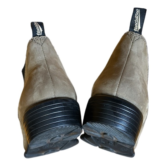 Blundstone BL 1974 Ankle Chelsea Stone Nubuck Suede Boots - Picture 8 of 10